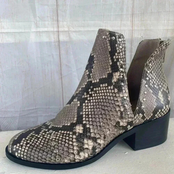 Steve Madden Casino Natural Snake Studded Boots Size 9 - Picture 8 of 10